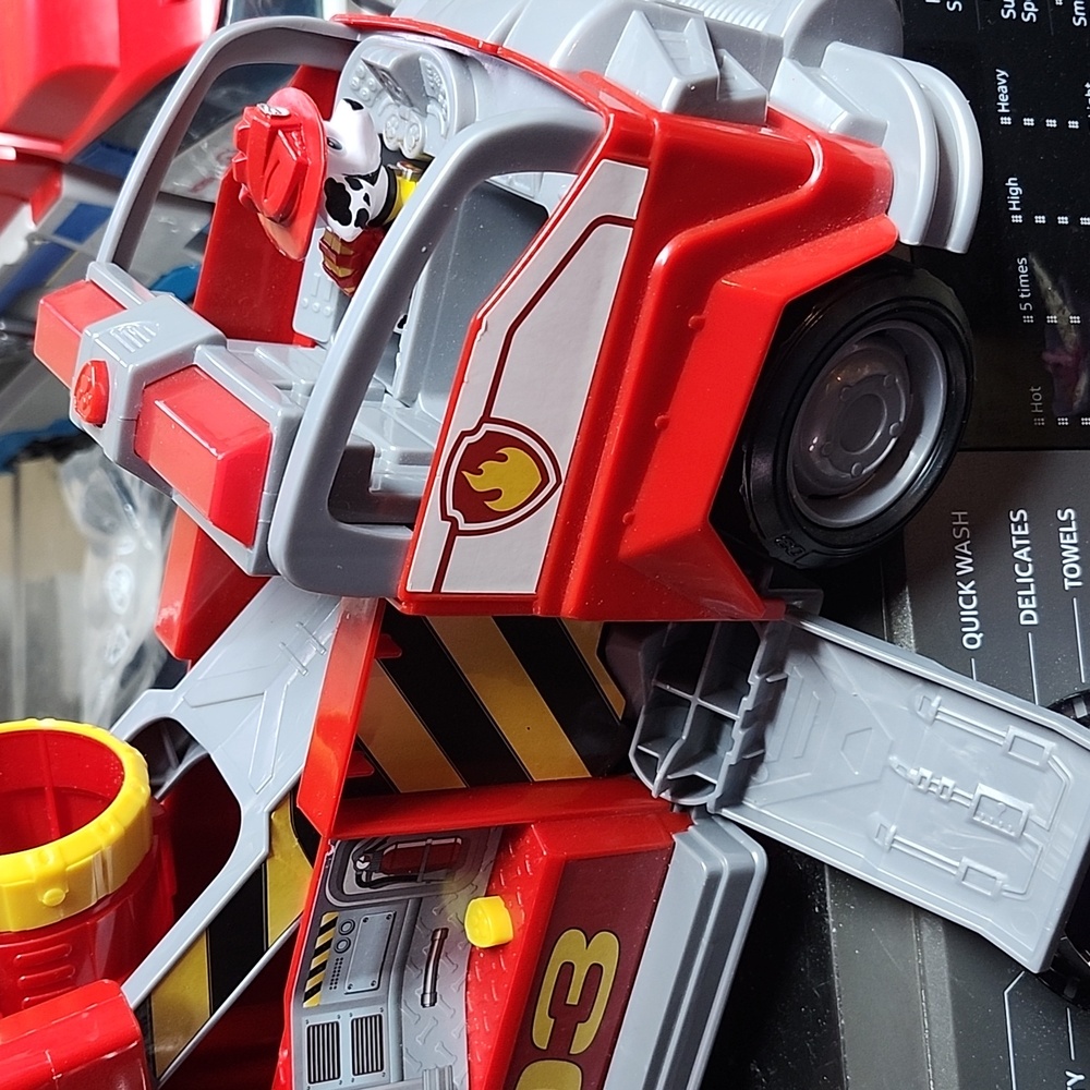 🚒LIKE NEW!🐾PAW PATROL Red Fire Truck Toy w/Marshall Pup - Picture 5 of 16